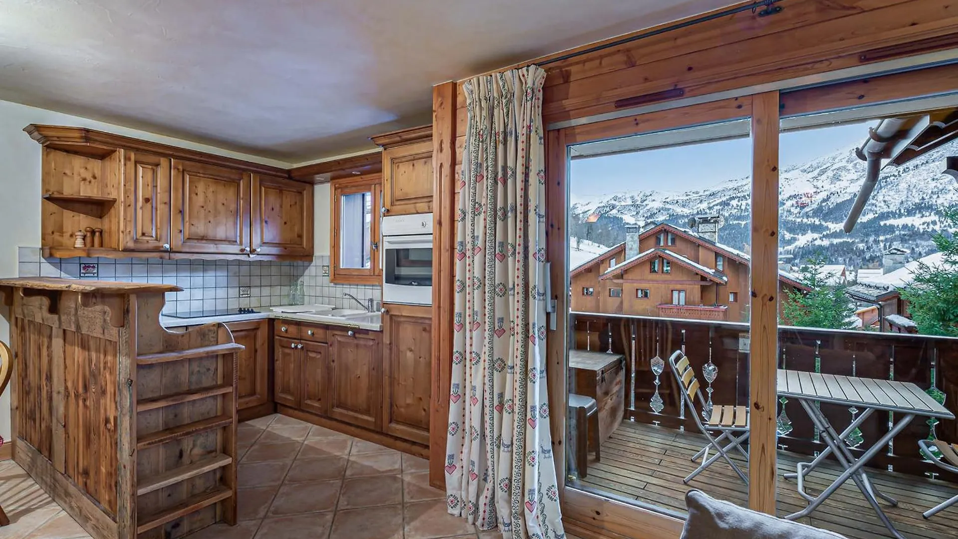 Duplex Lumineux A Meribel Avec Cheminee, Terrasse Et Acces Aux Pistes - Fr-1-566-31 Les Allues France