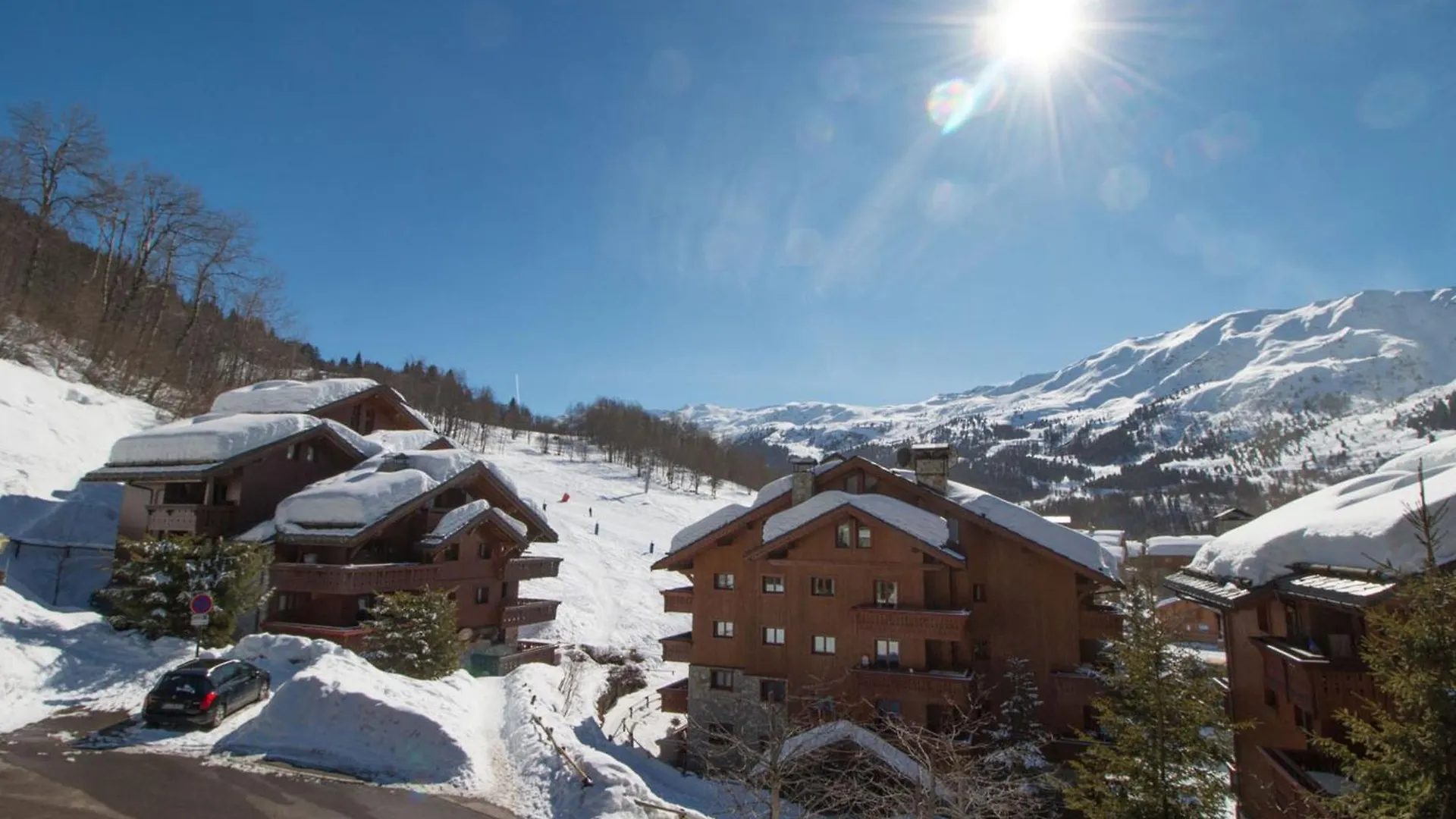 Duplex Lumineux A Meribel Avec Cheminee, Terrasse Et Acces Aux Pistes - Fr-1-566-31 Les Allues 0*,  France